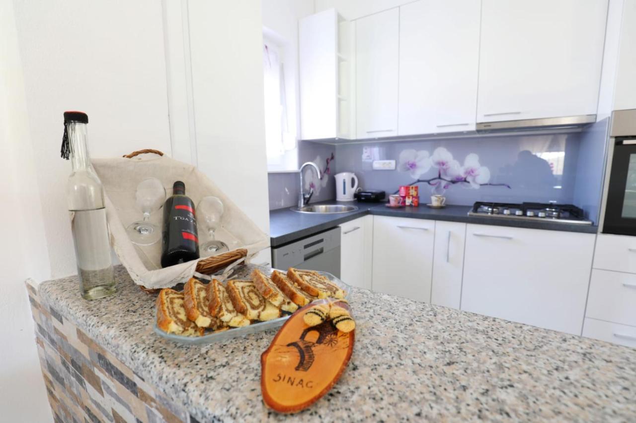 Apartman Teo &Tena Оточац Экстерьер фото