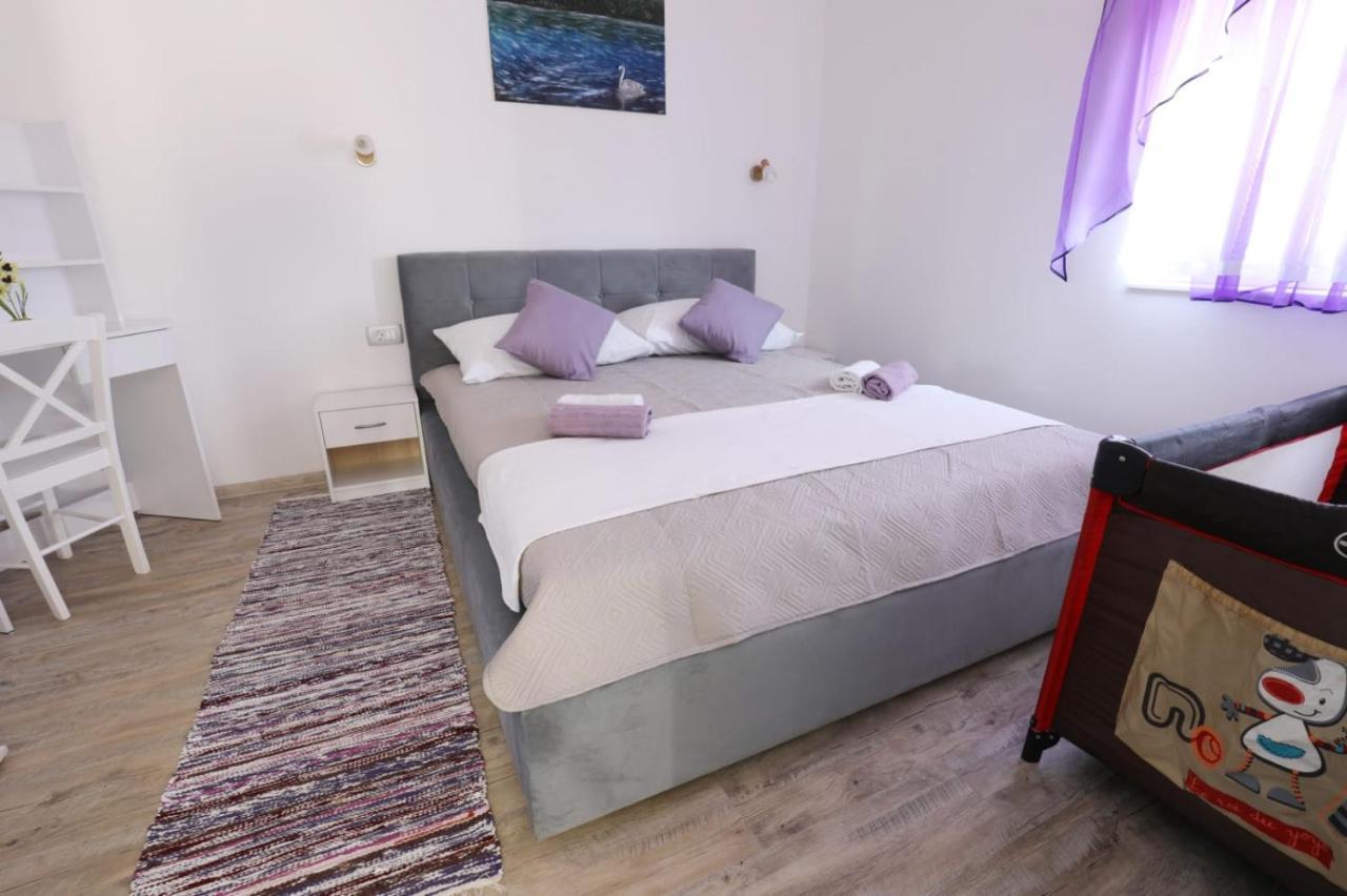 Apartman Teo &Tena Оточац Экстерьер фото