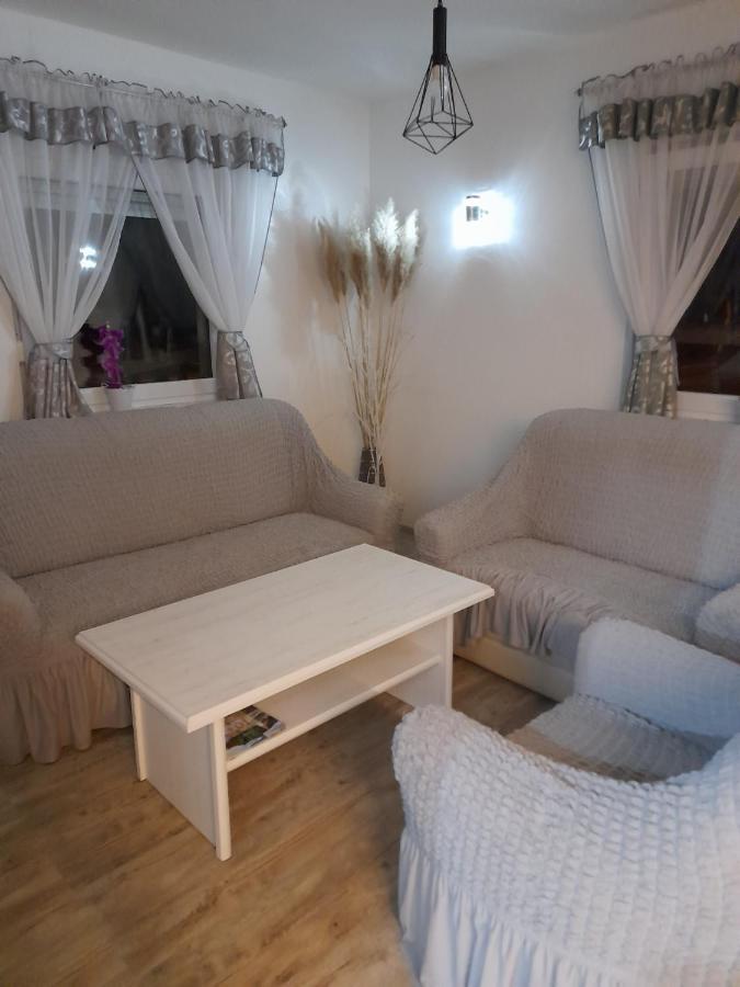 Apartman Teo &Tena Оточац Экстерьер фото
